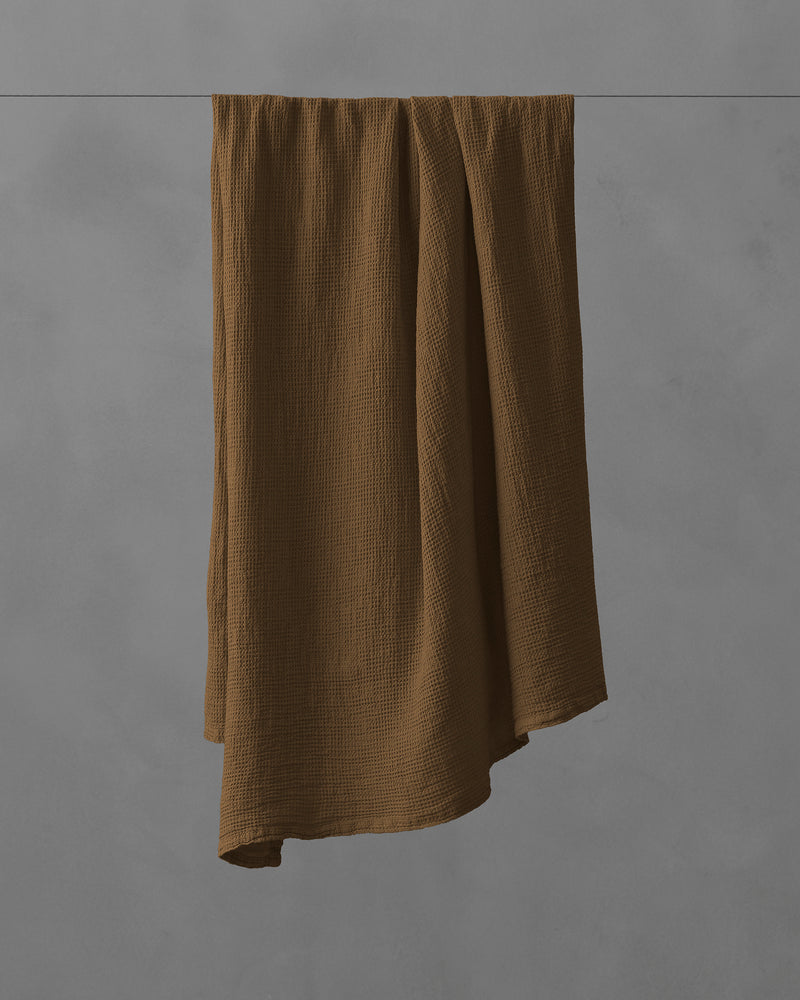 LIPE-NEW-TELO-BAGNO_ORO_01.jpg